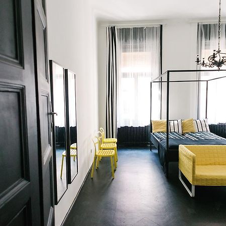 d.Five Stylish Apartment on Váci Street Budapest Exterior foto